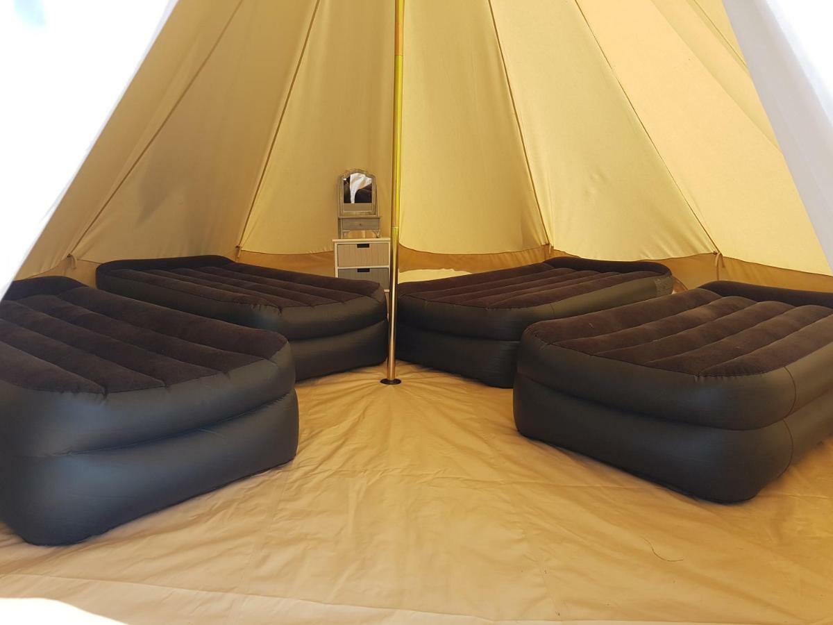 Herston Caravan & Camping 斯沃尼奇 外观 照片